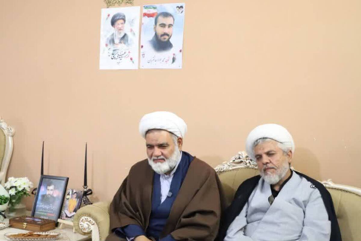 دیدار هیات رئیسه تیپ امام  صادق با خانواده شهدای جنگ رمضان