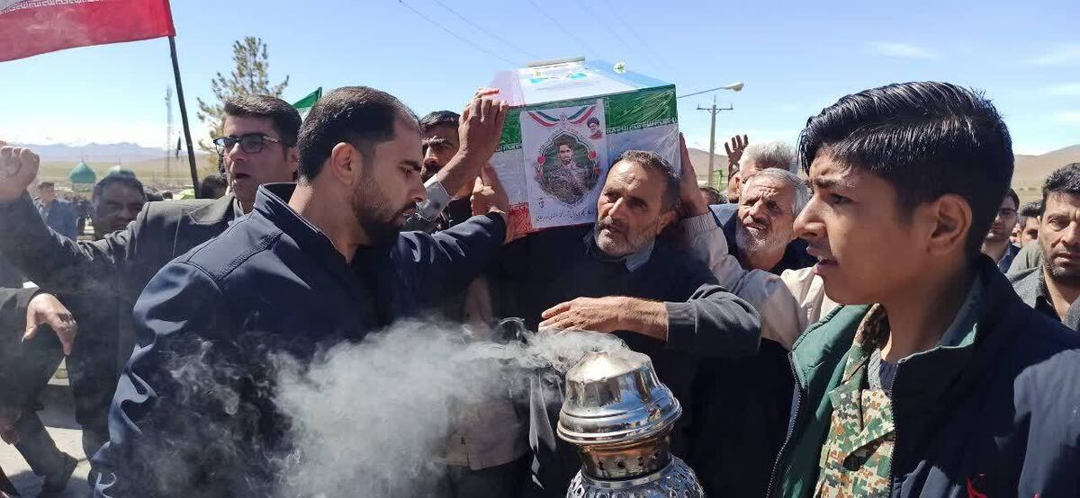 پیکر مطهر شهید «محمد مولوی وردنجانی» در زادگاهش آرام گرفت + فیلم و عکس