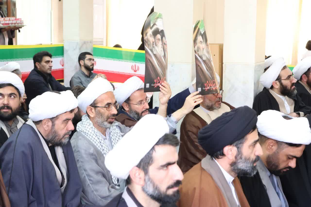 برگزاری همایش تجدید بیعت حوزویان تبریز با رهبر معظم انقلاب+ تصاویر