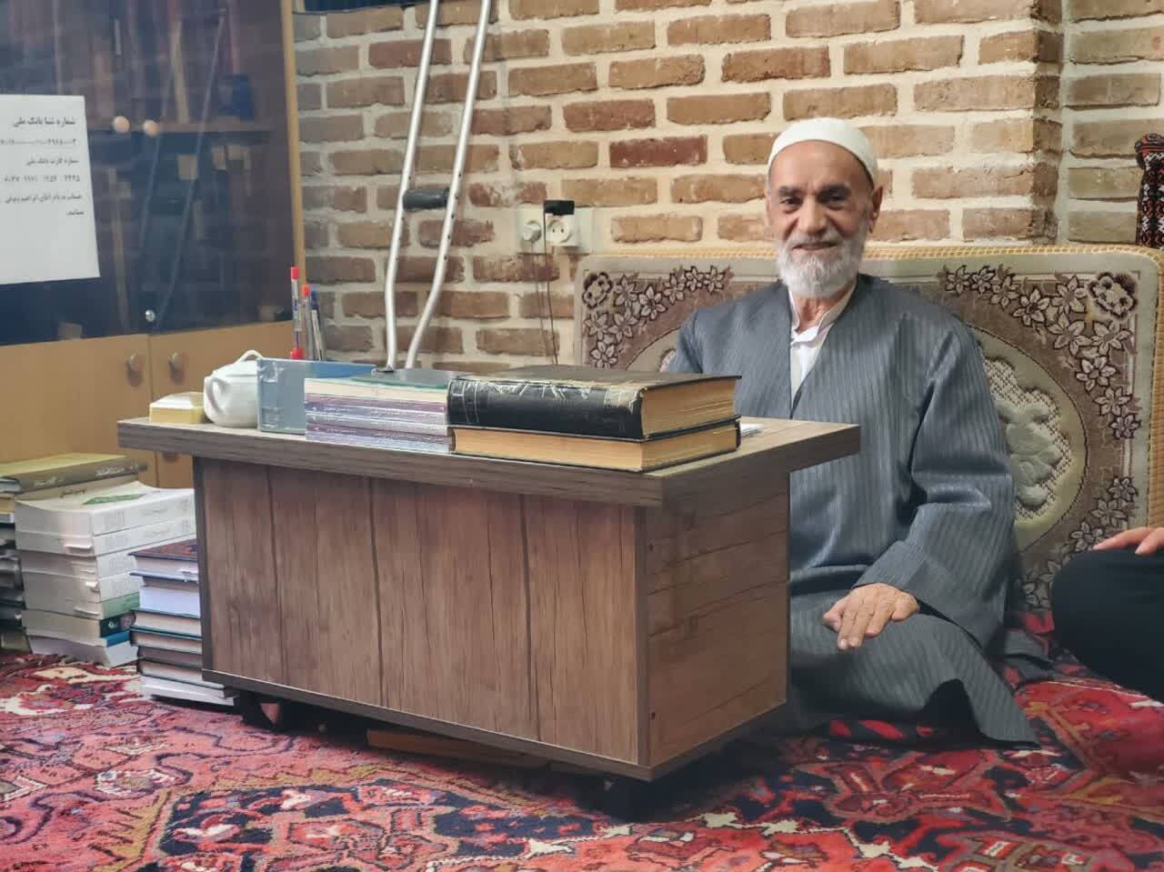دیدار مدیر مرکز خدمات حوزه‌ علمیه استان با اساتید پیشکسوت حوزه به مناسبت روز معلم+ تصاویر