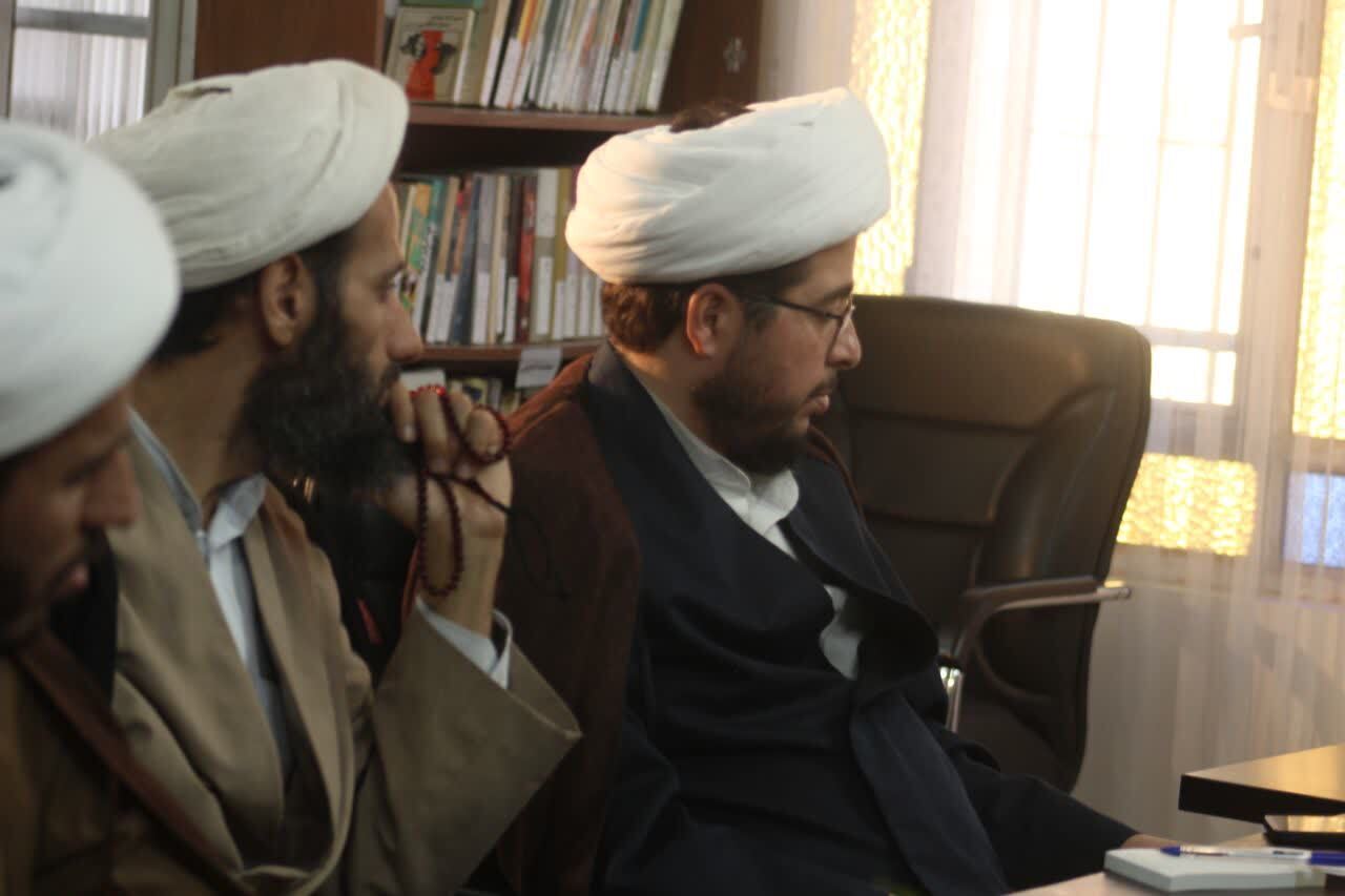 برگزاری نشست تخصصی بازخوانی «تنبیهالامّه و تنزیهالملّه» در بنیاد تاریخپژوهی قم برگزاری نشست تخصصی بازخوانی «تنبیهالامّه و تنزیهالملّه» در بنیاد تاریخپژوهی قم
