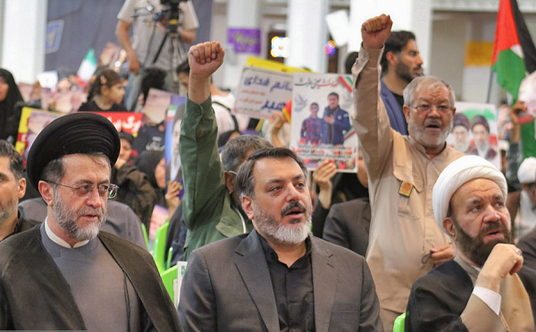مراسم بزرگداشت شهید سردار خادمی در حرم مطهر شاهچراغ برگزار شد