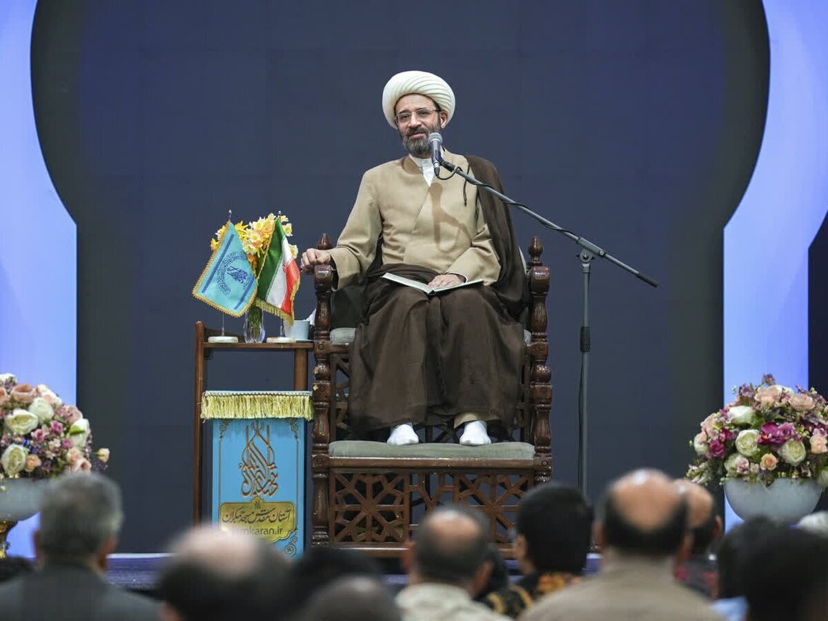 مردم با قدرت در میدان باقی بمانند