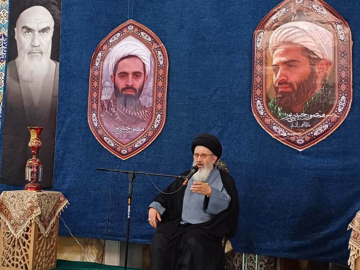 جمهوری اسلامی مقتدرانه در برابر جنگ ترکیبی دشمن ایستاده است
