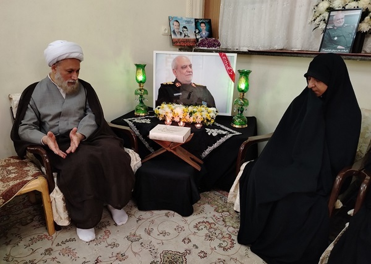 دیدار نماینده ولی فقیه در فارس با خانواده سردار شهید خادمی