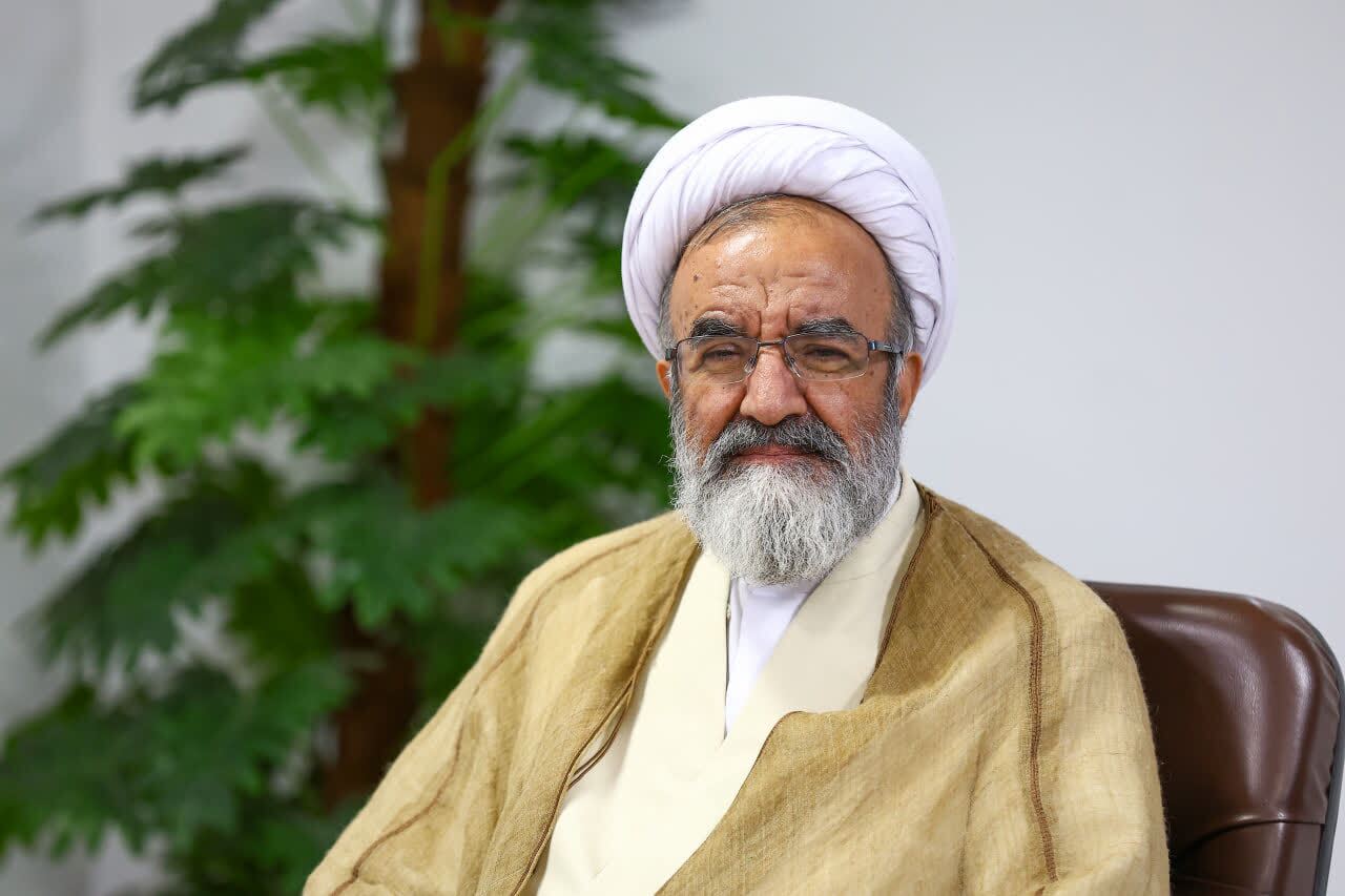 تأکیدامام جمعه تبریز بر تکریم علمای پیشکسوت و بهره‌گیری از اندوخته‌های علمی آنان+ تصاویر