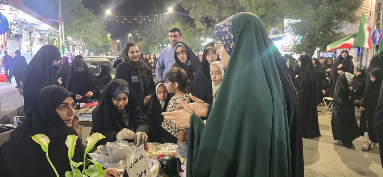 تداوم فعالیت موکب «شجره طیبه» حوزه علمیه خواهران بناب در میدان امام حسین+ تصاویر تداوم فعالیت موکب «شجره طیبه» حوزه علمیه خواهران بناب در میدان امام حسین+ تصاویر