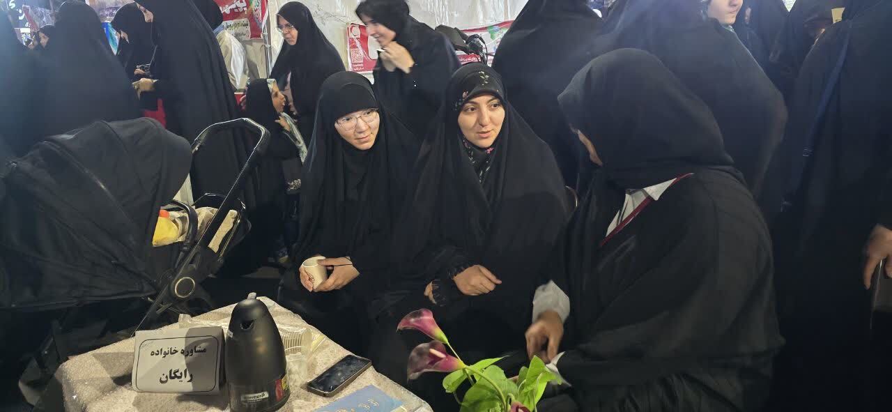 تداوم فعالیت موکب «شجره طیبه» حوزه علمیه خواهران بناب در میدان امام حسین+ تصاویر تداوم فعالیت موکب «شجره طیبه» حوزه علمیه خواهران بناب در میدان امام حسین+ تصاویر