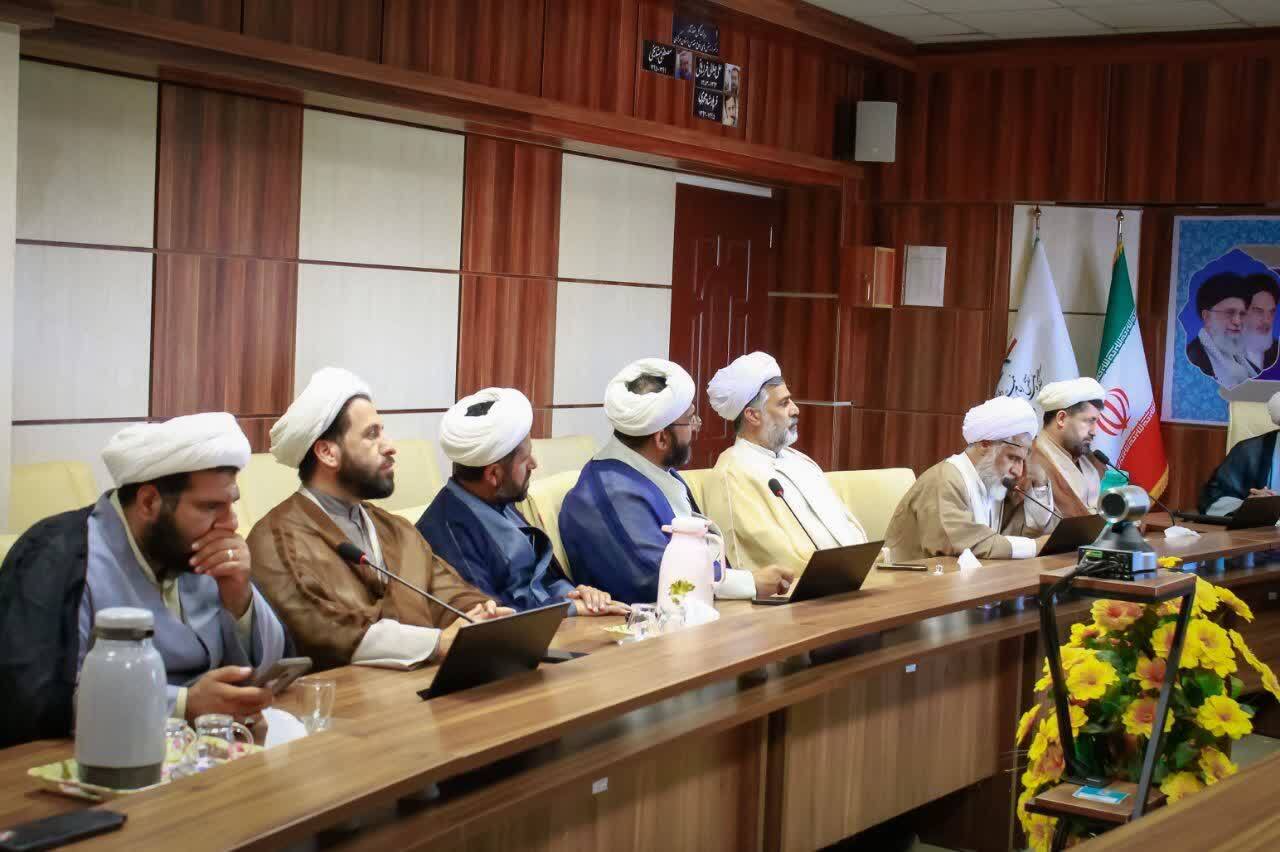 جلسه شورای نهادهای حوزوی استان مرکزی با حضور دبیر قرارگاه جنگ ترکیبی بلاغ مبین برگزار شد