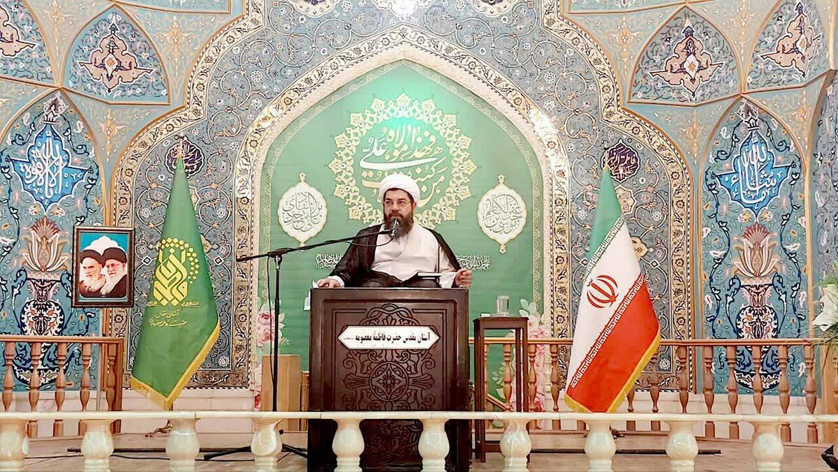 یاد امام زمان باعث آرامش انسان می‌شود