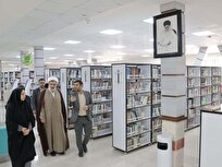 بازدید مدیرکل مرکز خدمات حوزه قم از کتابخانه مرکزی قم