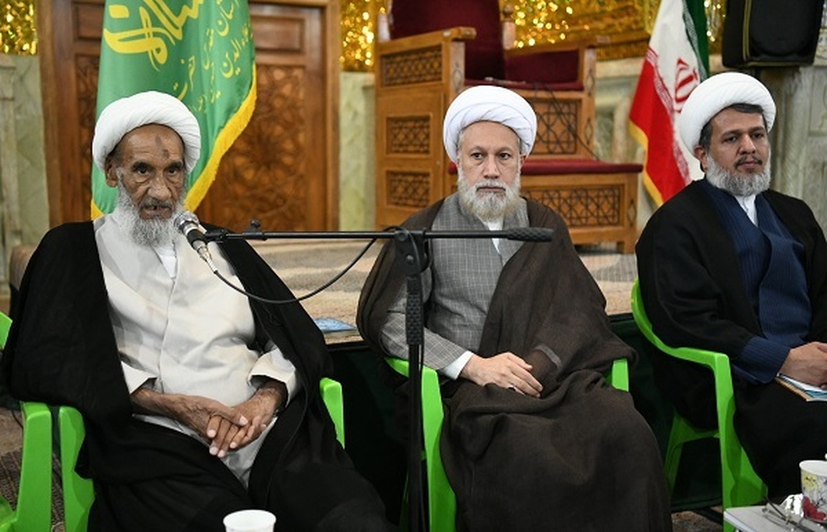 گردهمایی ائمه جمعه فارس با حضور نماینده ولی فقیه در استان برگزار شد