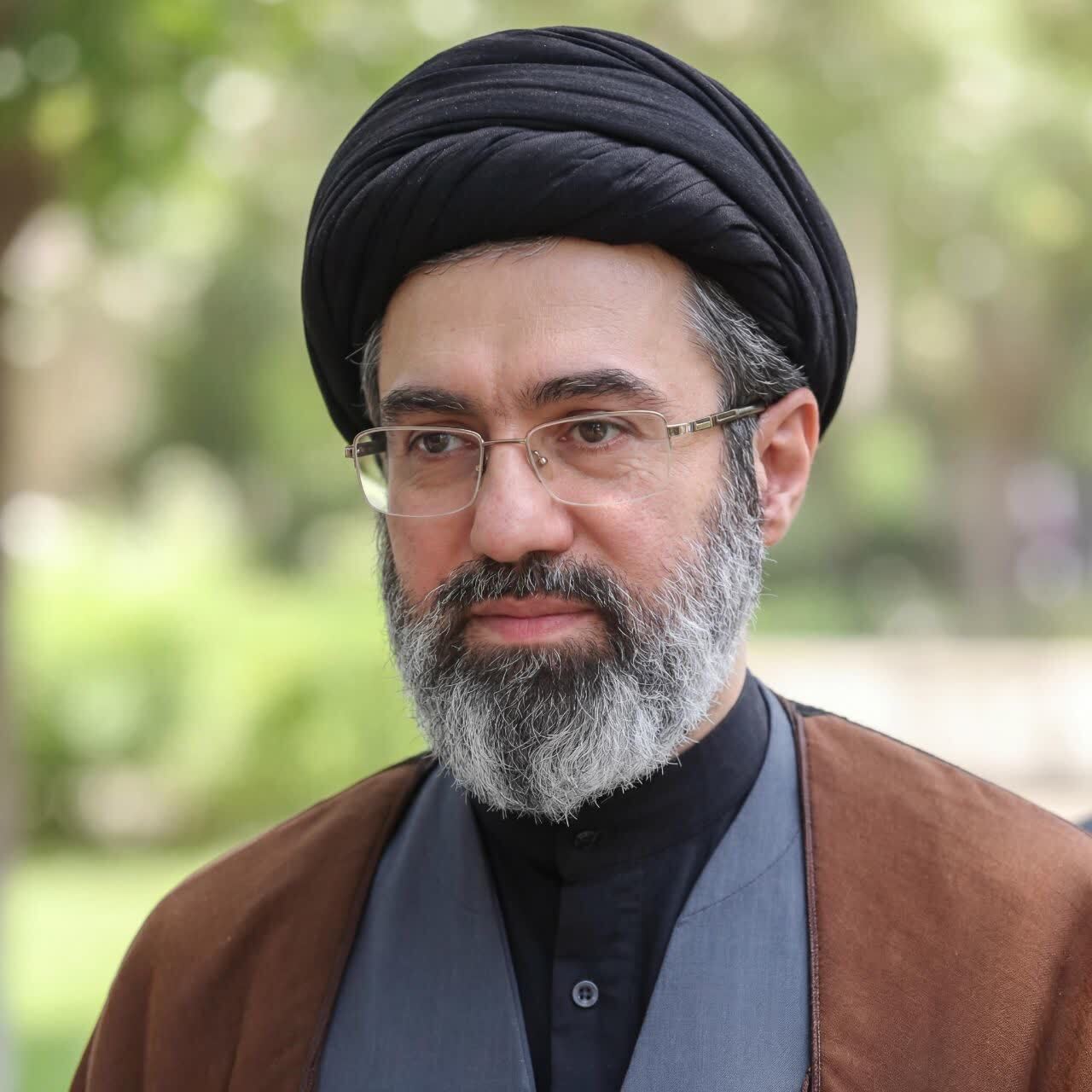 ناگفته‌های جلسه انتخاب رهبر سوم انقلاب/ چرخه حکمرانی روان است