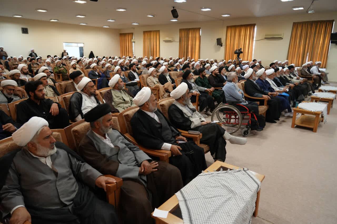سومین همایش بصیرتی-سیاسی اساتید و نخبگان حوزه قم برگزار شد سومین همایش بصیرتی-سیاسی اساتید و نخبگان حوزه قم برگزار شد