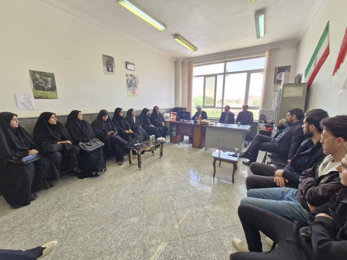 دیدار مسئول دفتر نمایندگی ولی‌فقیه در بسیج دانشجویی استان با دانشجویان بسیجی