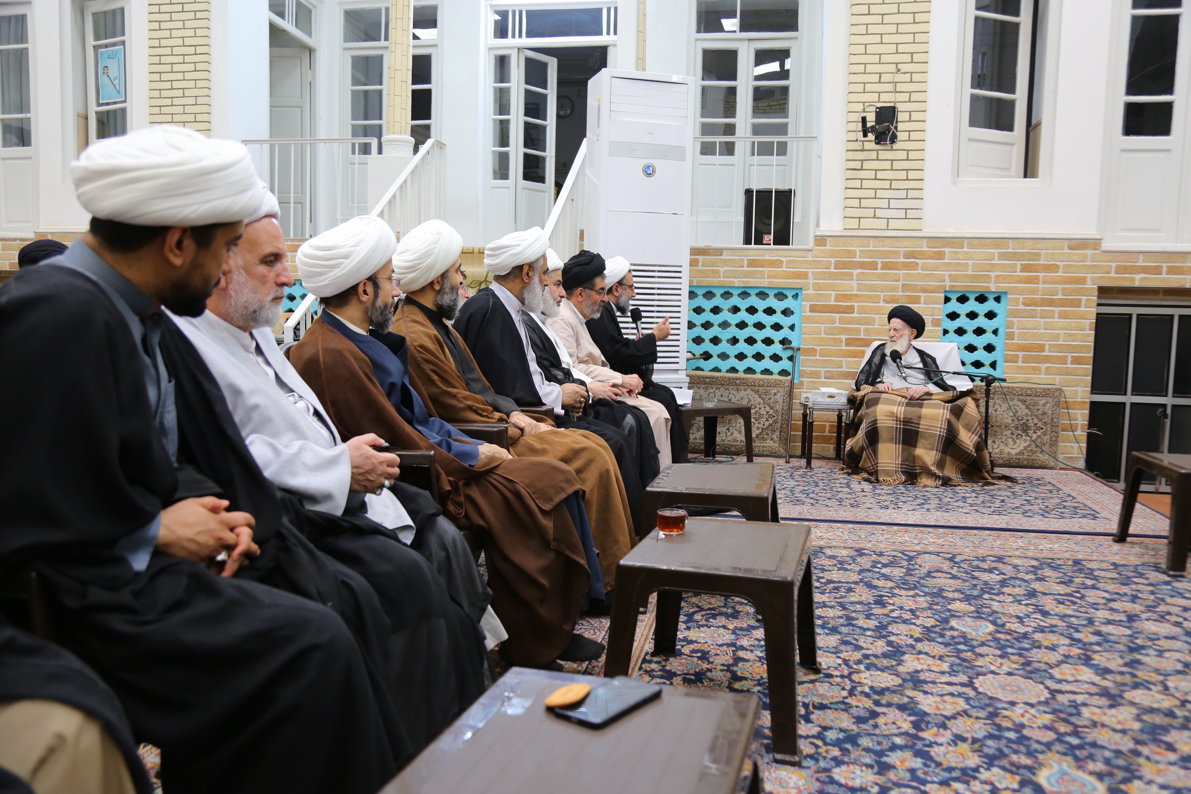 دیدار علمای فعال کشور بحرین با آیت الله شبیری زنجانی دیدار علمای فعال کشور بحرین با آیت الله شبیری زنجانی