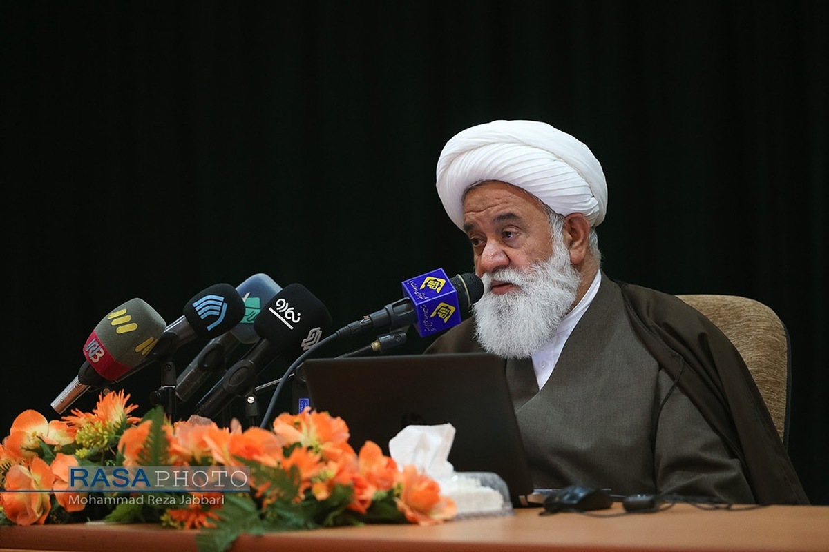 آیت‌الله مکارم شیرازی شخصیتی جامع‌الاطراف و «مرجع مجاهد» است