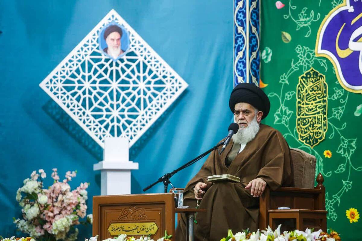 هرکس قدمی خلاف فرمایش ولی‌ّ امرمان بردارد سرباز دشمن است