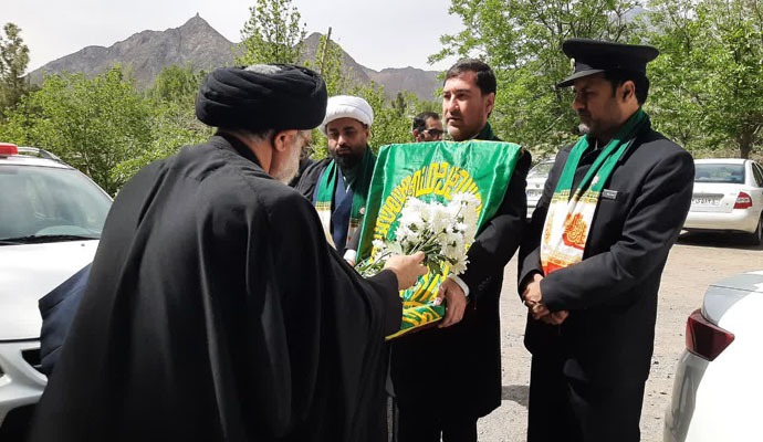 کاروان زیر سایه خورشید به نطنز شهر اولیا الله رسید