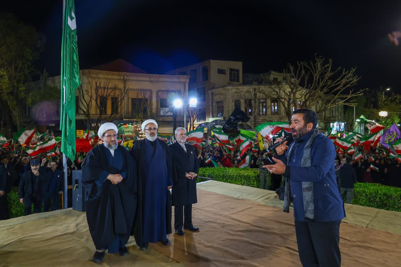 حضور نماینده ولیفقیه در استان در موج ۵۵ حماسه خیابان تبریز حضور نماینده ولیفقیه در استان در موج ۵۵ حماسه خیابان تبریز