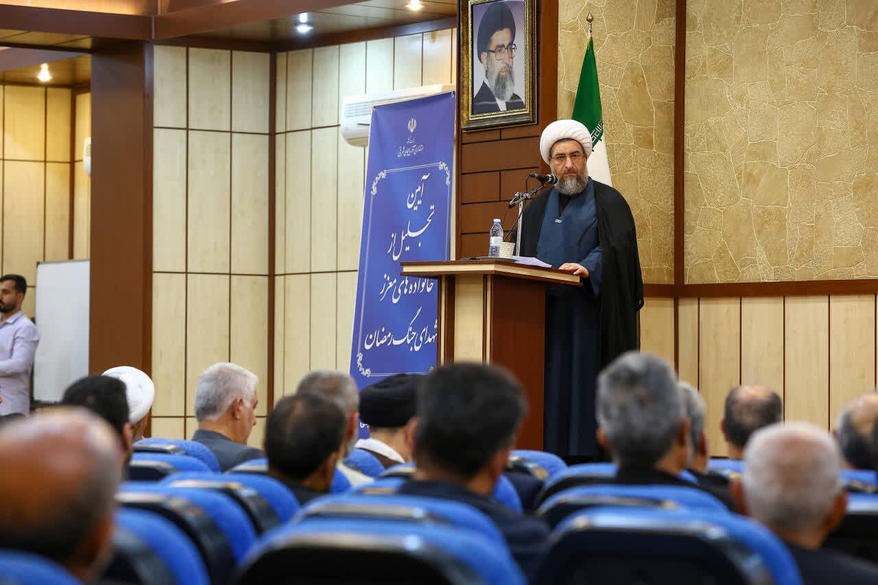 تجلیل از خانواده‌های شهدای اقتدار در تبریز+ تصاویر