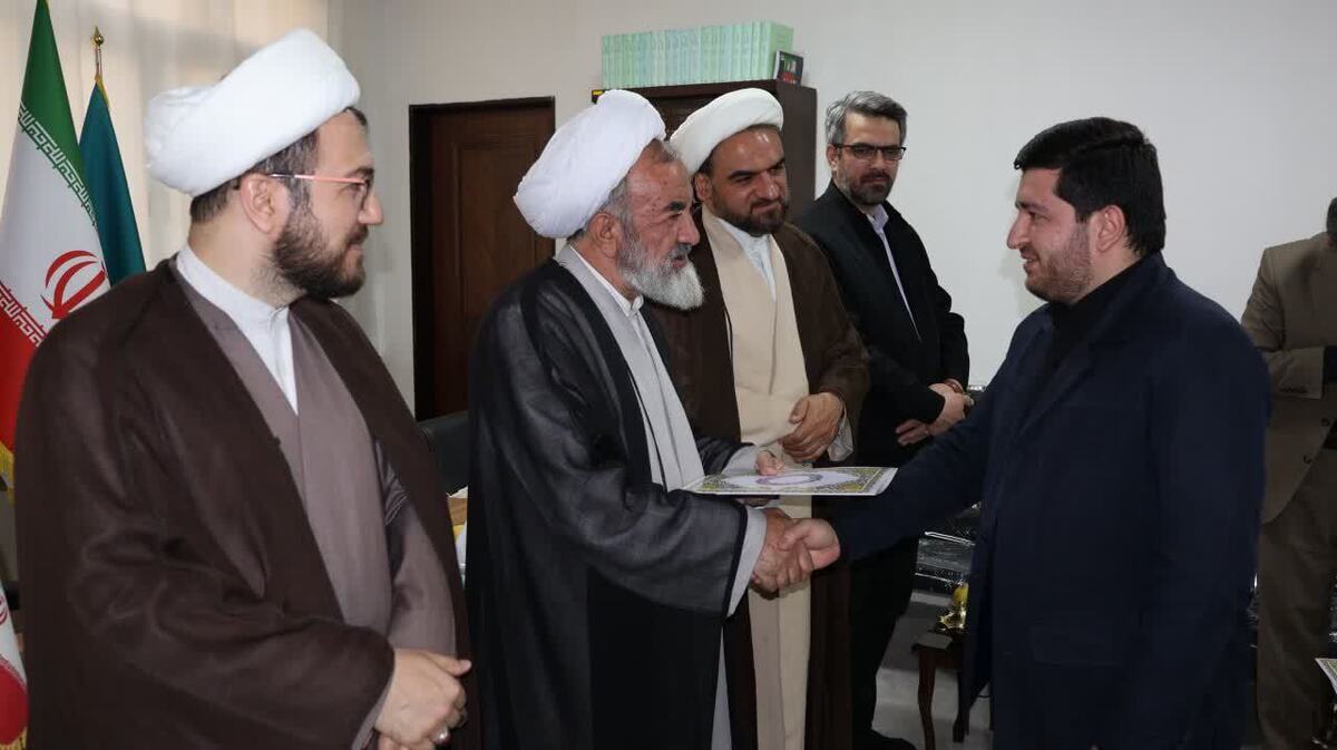 دیدار جمعی از قاریان برجسته مرندی با آیت الله پورمحمدی