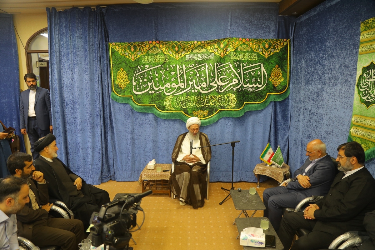 هر حرف و عملی که به اتحاد و انسجام ملی خدشه وارد کند، خیانت به نظام مقدس اسلامی است