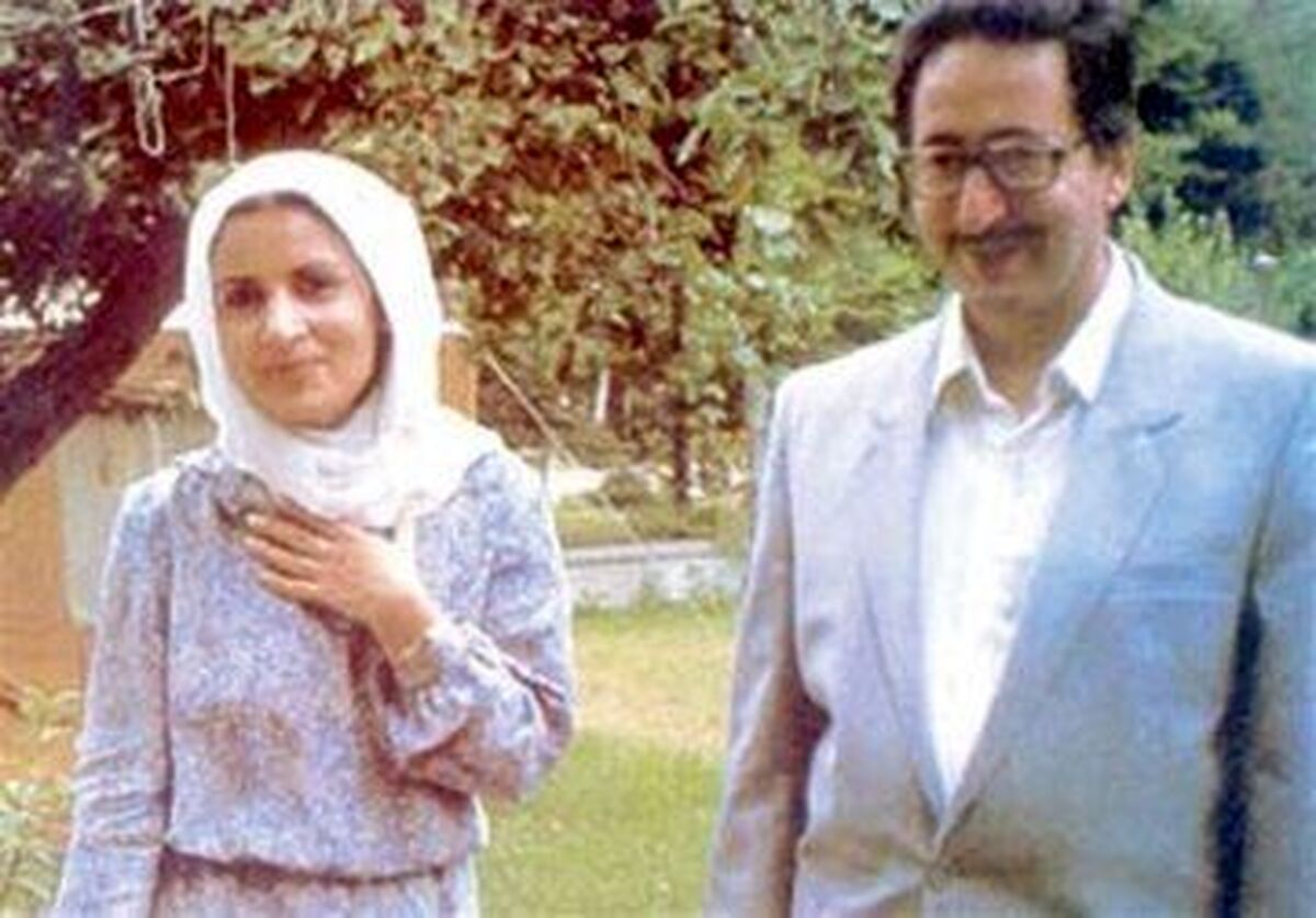 بنی‌صدر همه مخالفان نظام را دور خود جمع کرده است