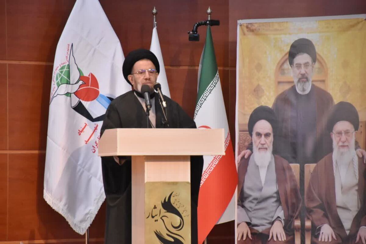 شهدا چراغ راه وحدت و مقاومت ملت ایران هستند

 