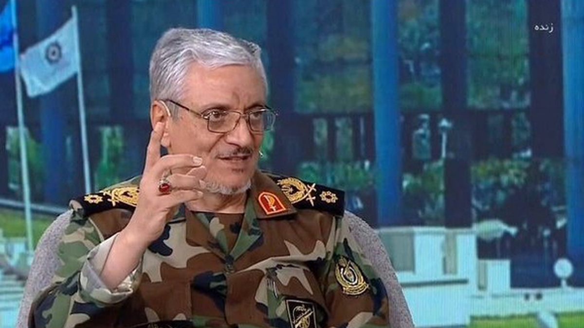 دست به ماشه آماده دفاع از ملت ایران هستیم