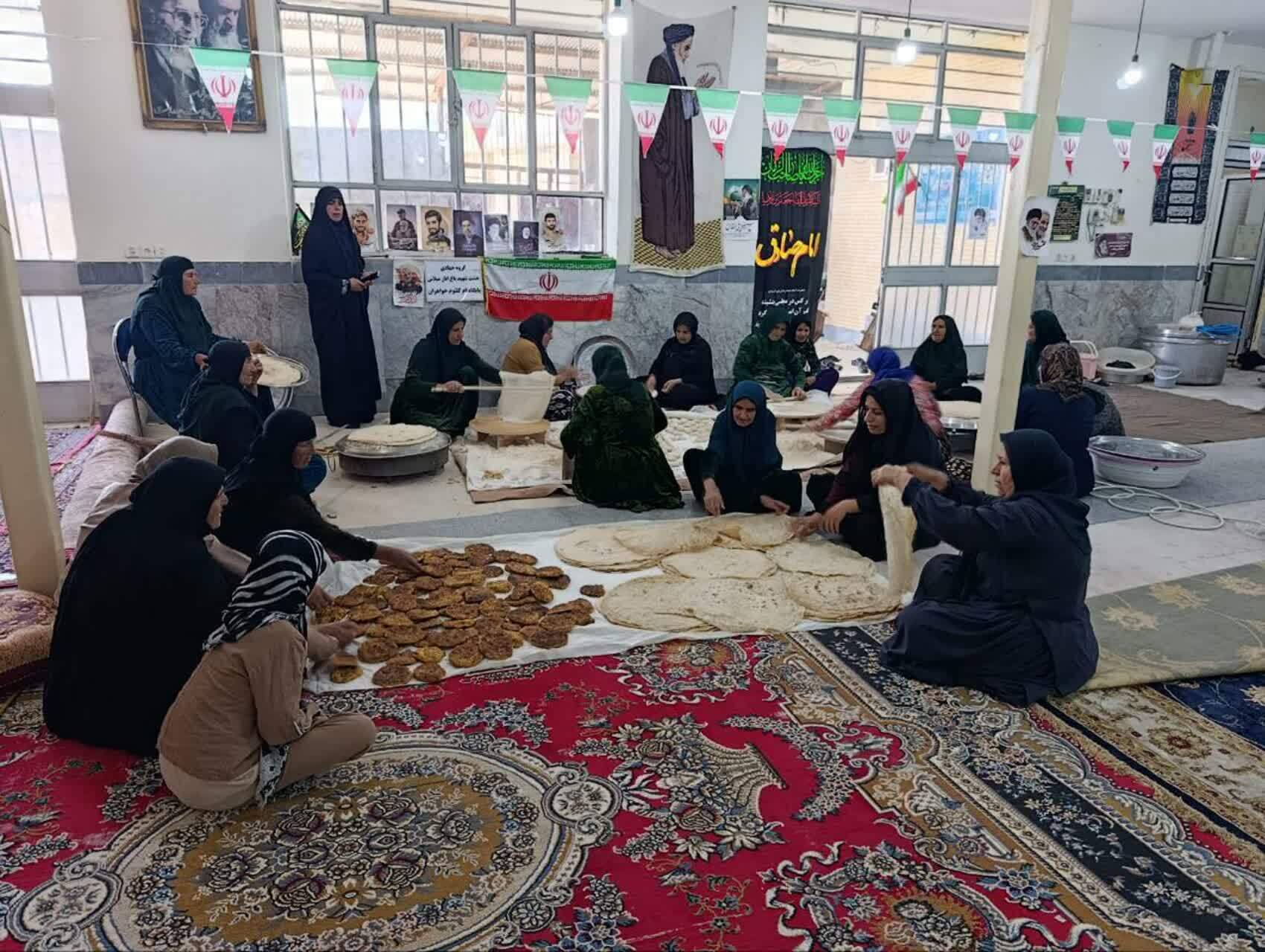 روایت جهاد زنانه پای تنور نان؛ بانوان روستا پای کار وطن آمدند
