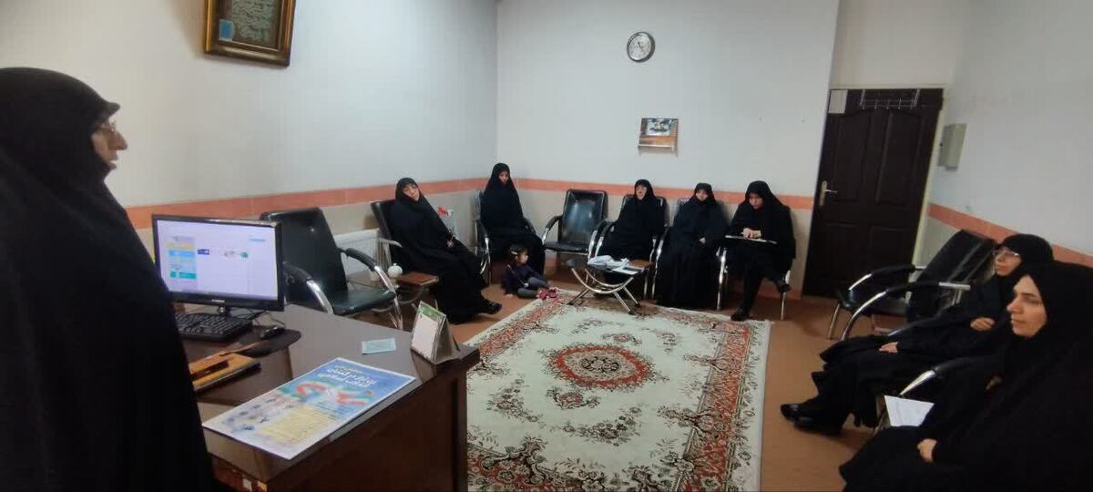 برگزاری جلسه هیئت اندیشه ورز در حوزه خواهران