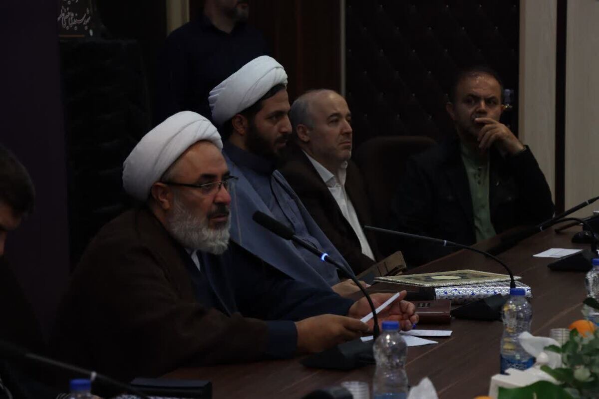 هیئات و مداحان سردمداران جریان فرهنگی هستند