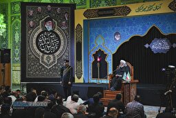 تجدید عهد عزاداران با صاحب عزا در شب نخست محرم