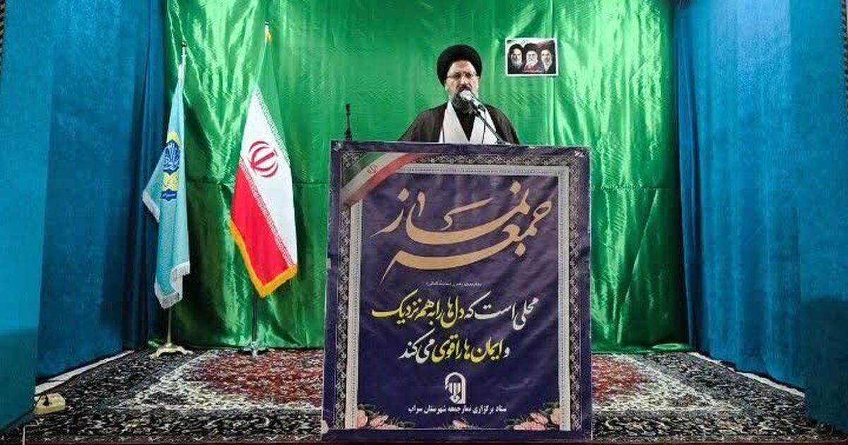 عاشورا هشداری برای جلوگیری از انحراف جامعه اسلامی است