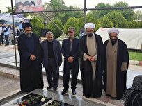 ادای احترام مدیر امور مساجد آذربایجان شرقی به شهید رحمتی و شهدای جنگ رمضان