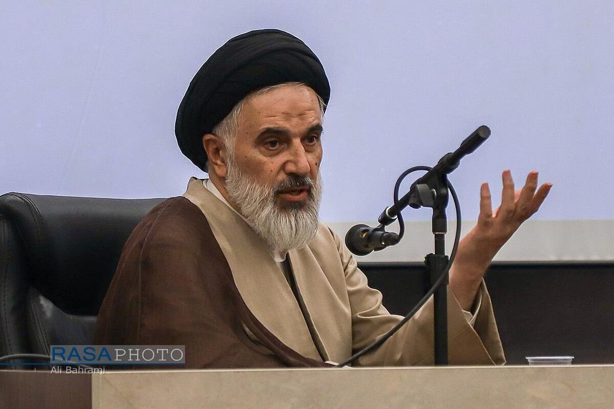 ارتباط با امام حسین انسان را متحول می‌کند