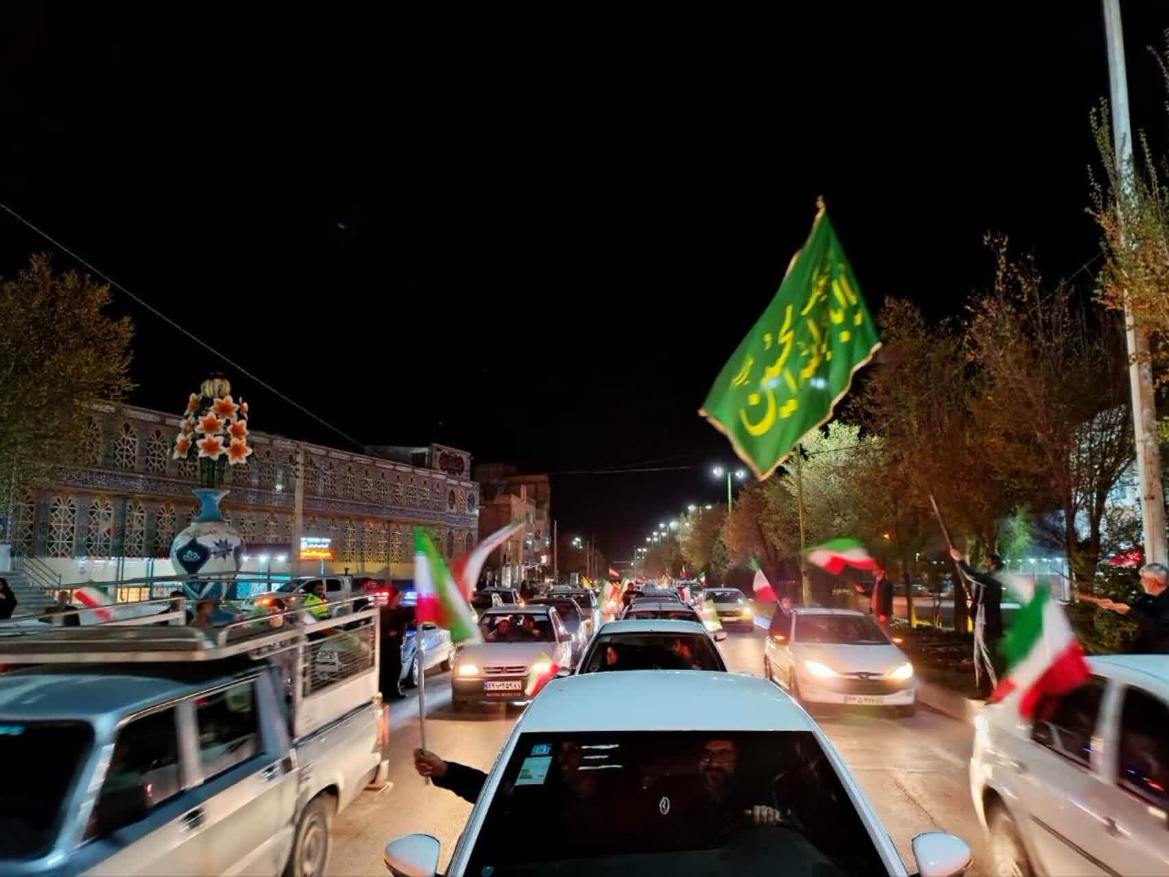 حماسه خیابان در «بروجن» ادامه دارد؛ از اجتماعات مسجدمحور تا برپایی مواکب مردمی