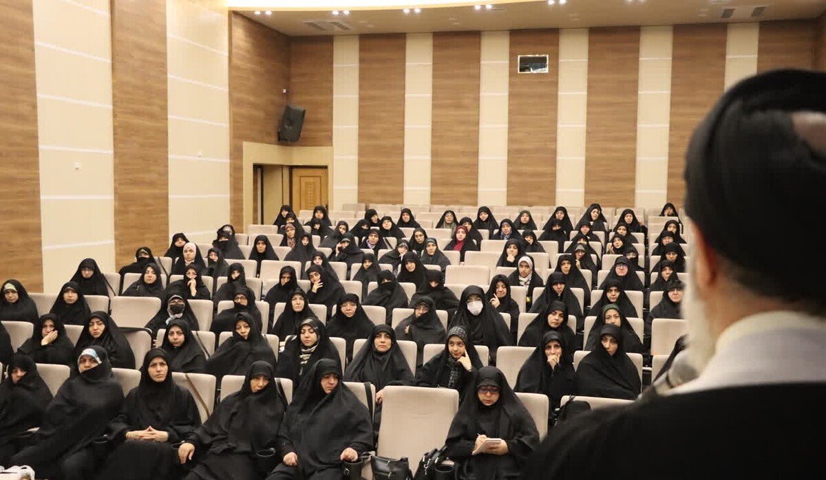 برگزاری نشست تبیینی «بر مدار حسین» ویژه شبکه بانوان کنش‌گر