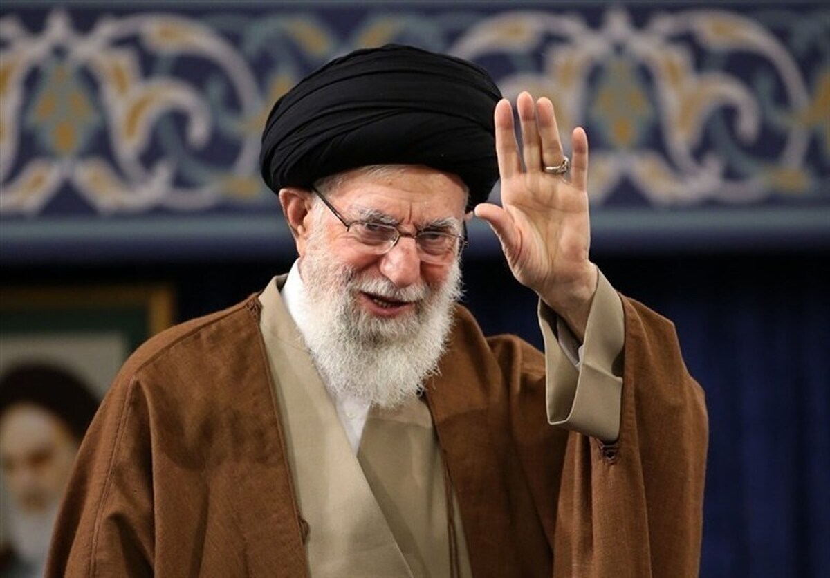 قُم در غَمِ وداع