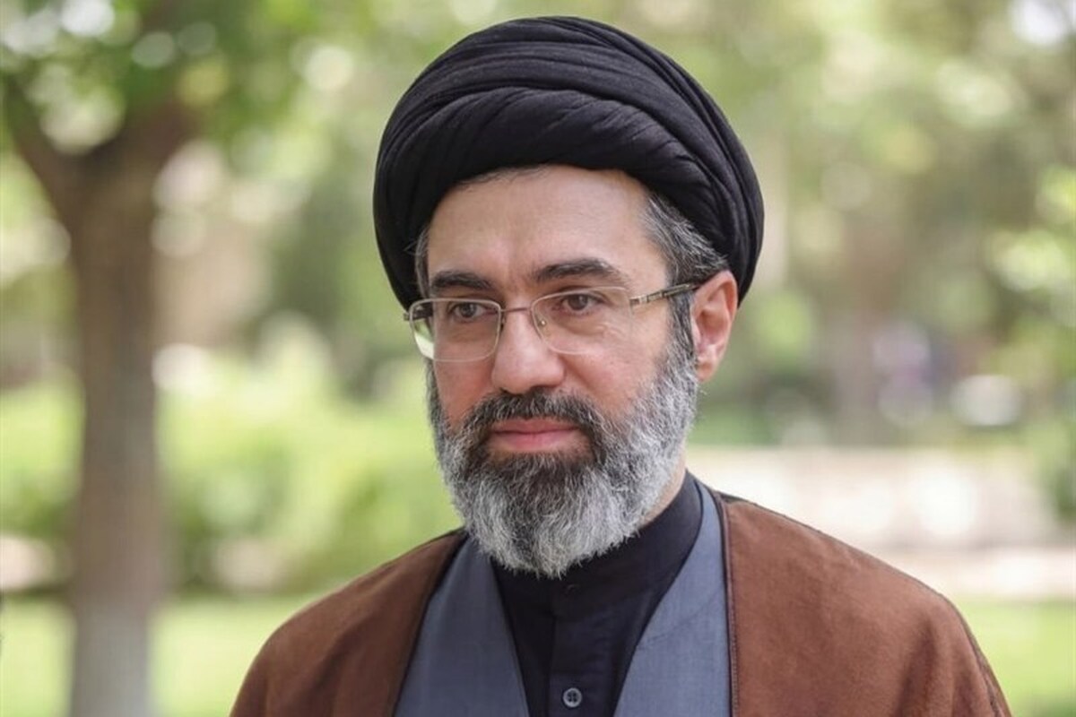 «أشبه الناس بإمامنا الشهید»؛ روایتی از اعتماد رهبر شهید به فرزند خویش