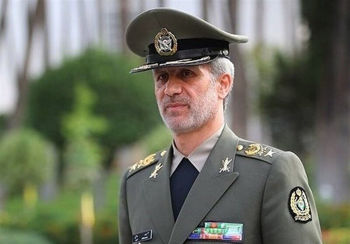یقه قاتلان رهبر شهید انقلاب را رها نخواهیم کرد