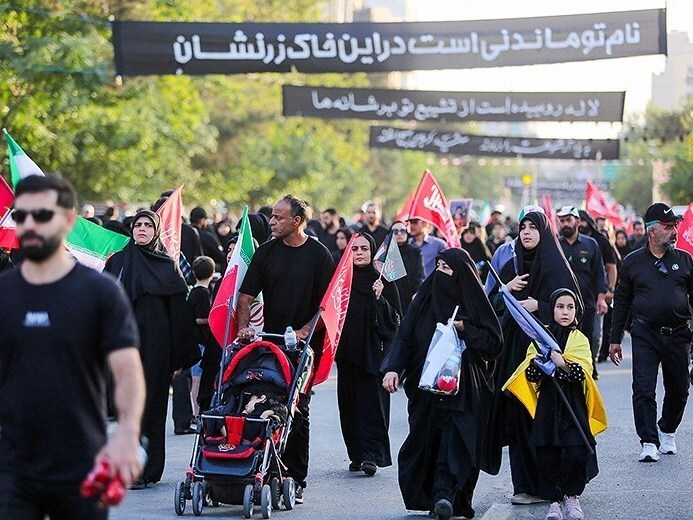 مم / حماسه‌ای به وسعت نسل‌ها؛ فرزندانمان را به آغوش تاریخ بیاوریم