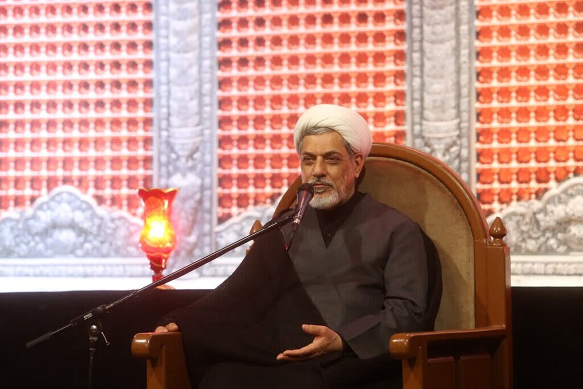رهبر شهید شخصیتی جامع با شناخت عمیق از قرآن، تاریخ و مردم بودند