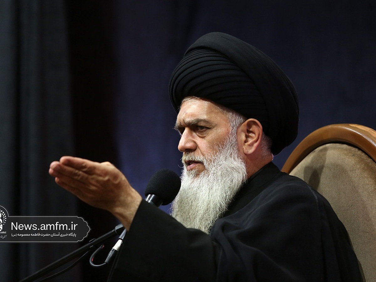قطار نظام با ریل‌گذاری درست رهبر شهید بدون خلل در حال حرکت است