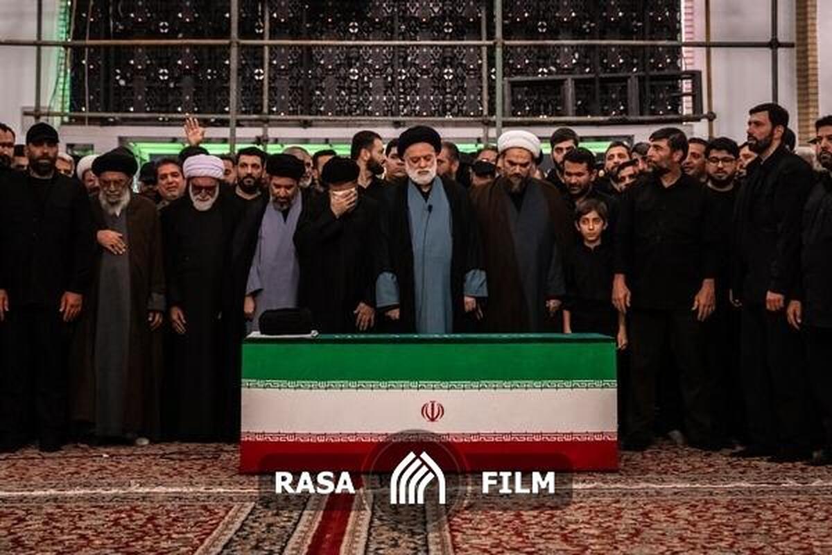 اقامه نماز بر پیکر رهبر شهید در مشهد مقدس