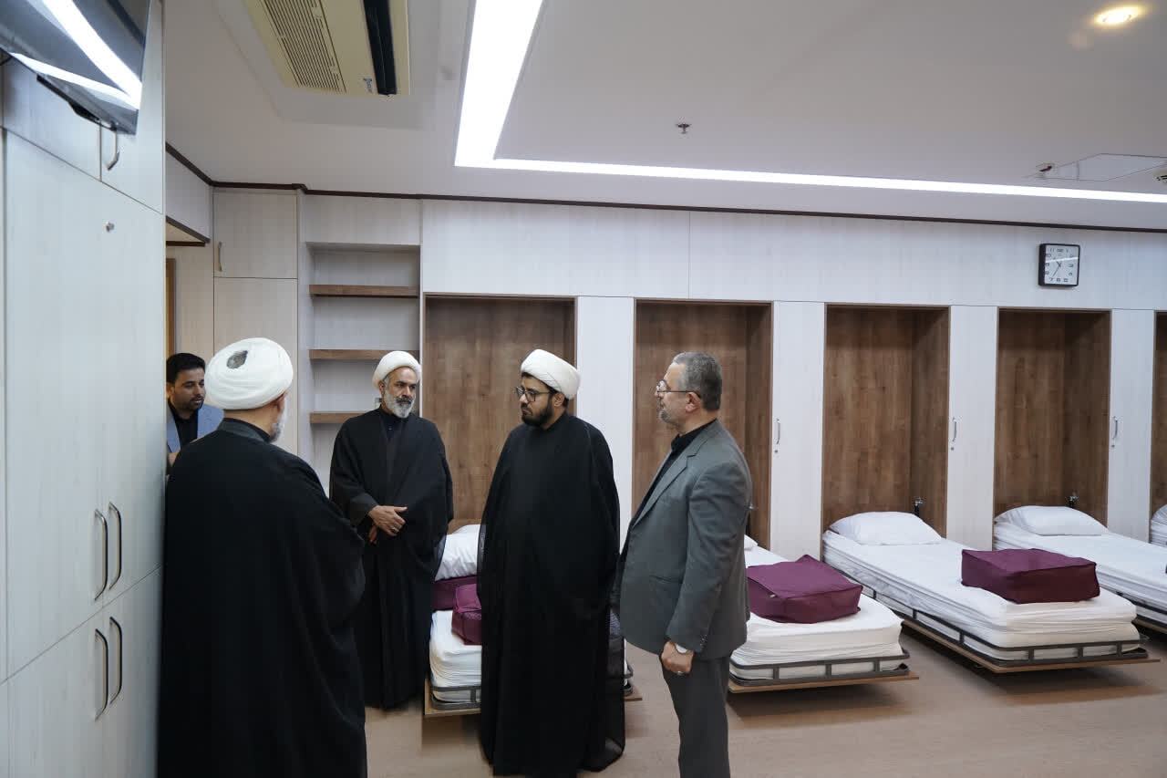 بازدید رئیس مرکز خدمات حوزه از مواکب و اماکن اسکان زائرین رضوی و عزاداران امام شهید