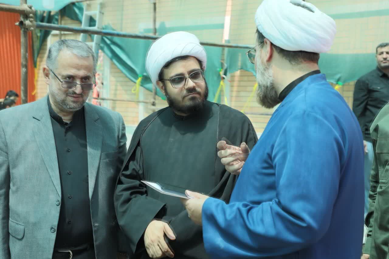 بازدید رئیس مرکز خدمات حوزه از مواکب و اماکن اسکان زائرین رضوی و عزاداران امام شهید