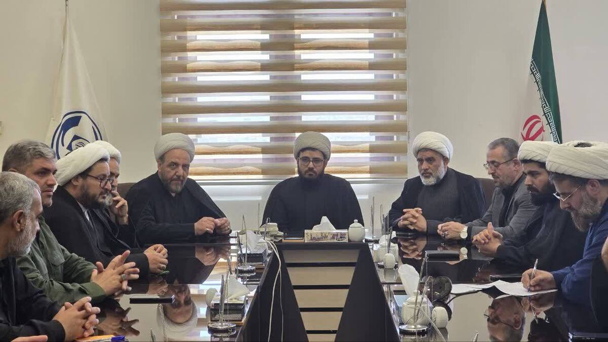 ظرفیت های خدمت رسانی به زائران طلبه در مشهد مقدس باید توسعه پیدا کند
