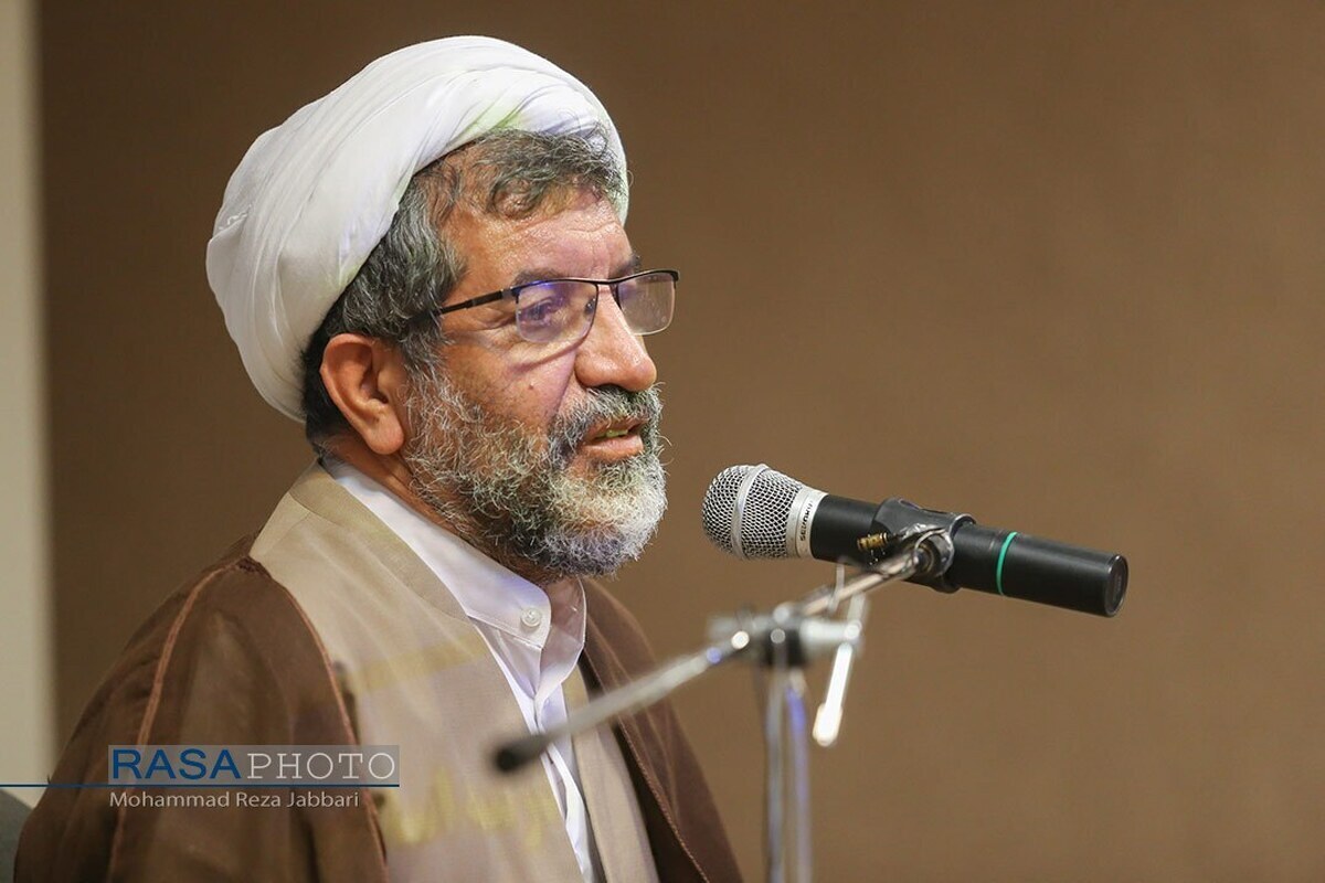 عاشورا سرچشمه علم و عمل اجتماعی شیعیان است